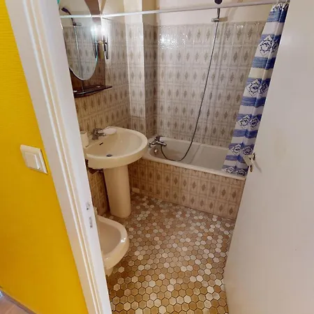 Διαμέρισμα 11e - Vue Laterale Dans Un Avec Piscine *