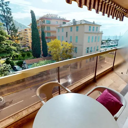 11e - Vue Laterale Dans Un Avec Piscine Μεντόν